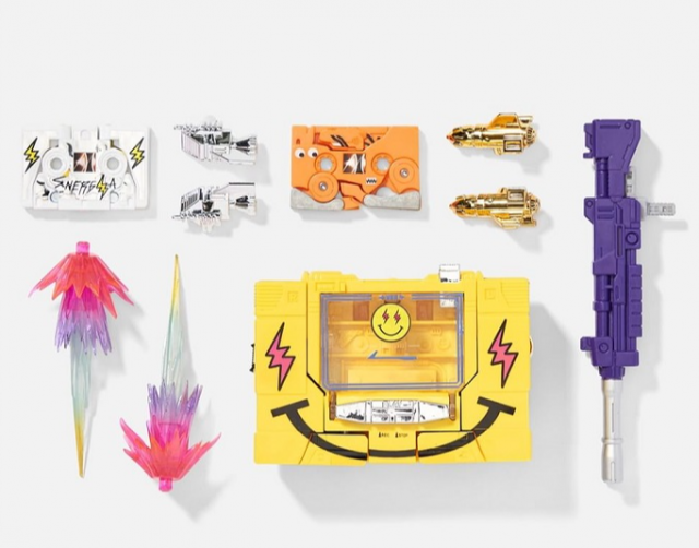 TRANSFORMERS: BALVINTRON (J. BALVIN X TRANSFORMERS G1 COLLABORATIVE)